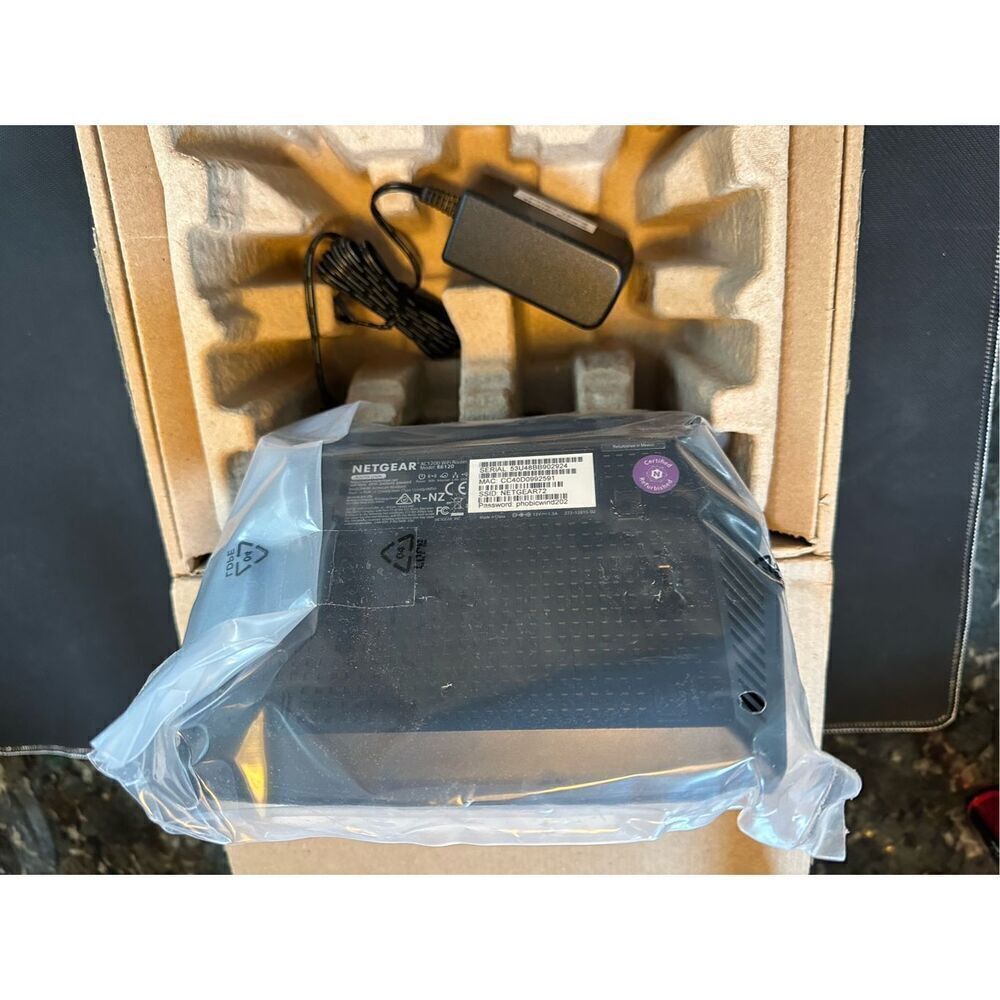 NETGEAR R6120-100NAR AC1200 Dual Band WiFi Router - Picture 5 of 6